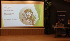 Jeden z prelegentów podczas wykładu.