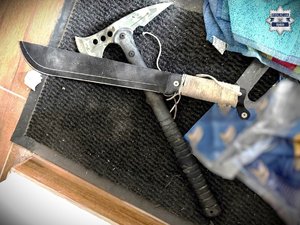 Na zdjęciu zabezpieczona maczeta.