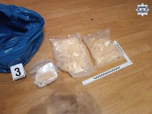 Zabezpieczone środki w woreczku.