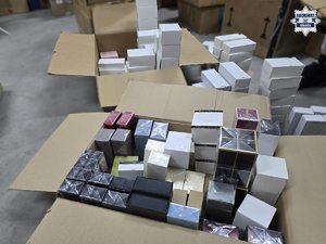 Na zdjęciu widać zabezpieczony towar.