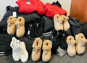 Podrobione i zabezpieczone towary.