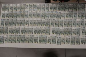 Rozłożone pieniądze.