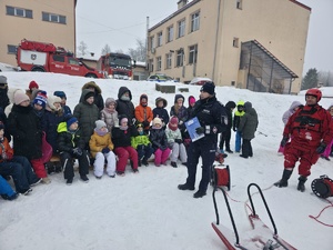 Kręci mnie bezpieczeństwo w zimie - edukacja i zabawa z Policją podczas ferii.
