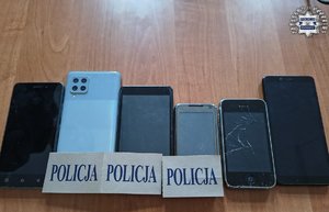 Zabezpieczone telefony.
