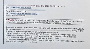 Policjantka z psem.