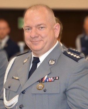 Dyżurny Komendy Powiatowej Policji w Międzychodzie asp. szt. Daniel Piłat.