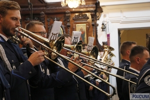 Muzycy Orkiestry Reprezentacyjnej Polskiej Policji.
