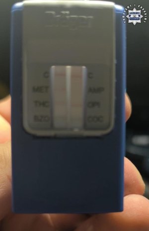 Tester pokazuje zawartość narkotyków.