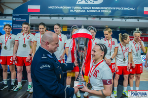 rozgrywki piłkarskie .