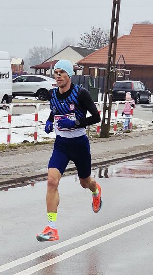 Reprezentacja Policji na 46. edycji Półmaratonu Wiązowskiego.