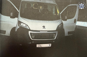 Bus z kradzionymi tablicami