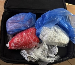 Zabezpieczone w workach narkotyki.