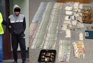 Mężczyzna prowadzony przez policjantów. leżą narkotyki w torebkach , porozkładane pieniądze.