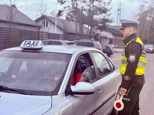 Ogólnopolskie działania „TAXI”. Służby kontrolowały przewozy osób na aplikację