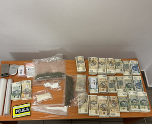 Zabezpieczone narkotyki i pieniądze.