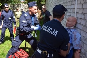 Jedna z konkurencji, w której biorą udział ratownicy policyjni z jednostek w kraju - zdjęcie z minionych edycji zawodów.