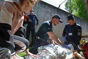 Jedna z konkurencji, w której biorą udział ratownicy policyjni z jednostek w kraju - zdjęcie z minionych edycji zawodów.