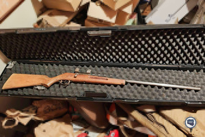 Zabezpieczona broń.