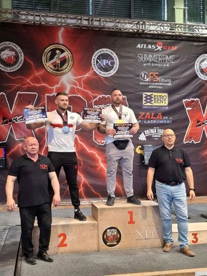 Policjanci na podium.