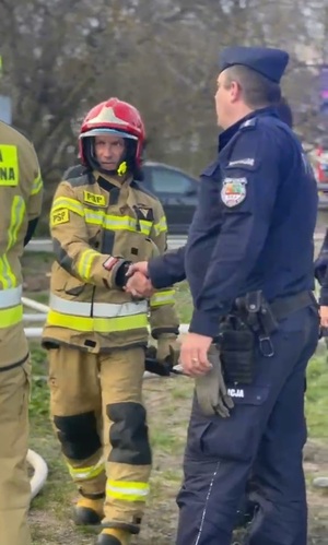 Policjant i strażak.