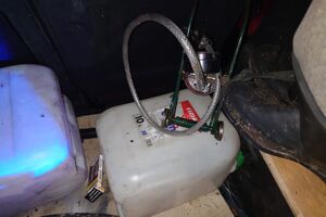 Baniaki w bagażniku.