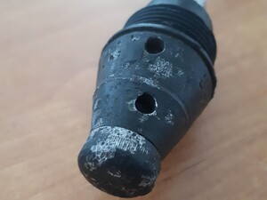 pociska leży na stole.