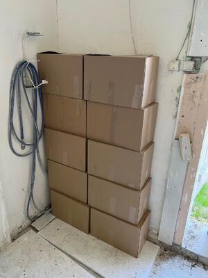 Kartony z papierosami.