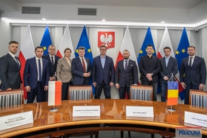 Uczestnicy spotkania delegacji rumuńskiej Policji oraz polskich policjantów.