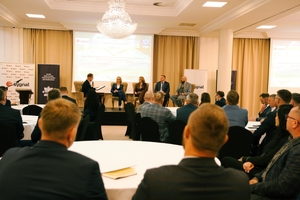 Uczestnicy konferencji w trakcie obrad.