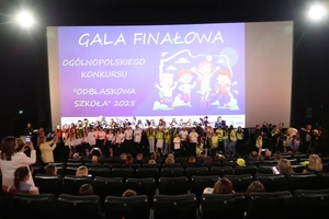 Uczestnicy gali finałowej konkursu Odblaskowa Szkoła 2026.