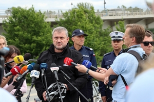 Uczestnicy konferencji prasowej.