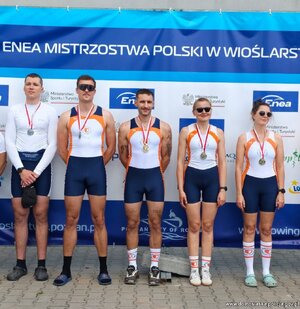 Funkcjonariusze KWP we Wrocławiu, który brali udział w zawodach.