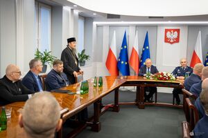 Uroczyste spotkanie Ministra SWiA i I Zastępcy Komendanta Głównego Policji z laureatami konkursu "Policjant, który mi pomógł" i ich przełożonymi.