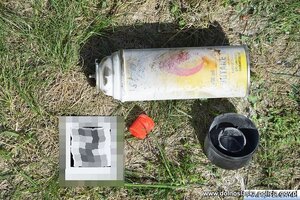 Łatwopalny gaz w spreju.