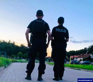 Funkcjonariusze policji.