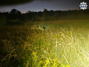 Policjanci w trackie poszukiwań zaginionego nastolatka - pora nocna.