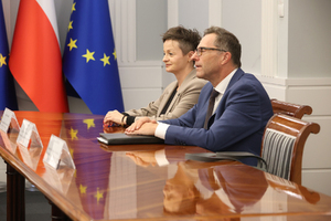 Spotkanie na którym podpisano nowe porozumienie o współpracy pomiędzy Policja i IJHRS.