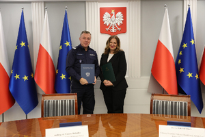 Spotkanie na którym podpisano nowe porozumienie o współpracy pomiędzy Policja i IJHRS.
