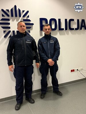 Funkcjonariusze policji.