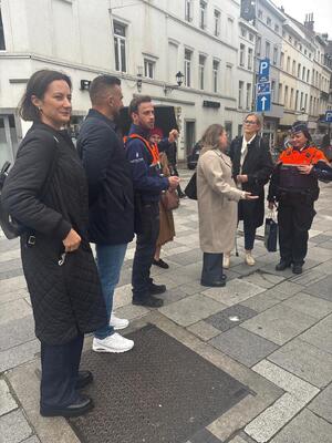 Uczestnicy wizyty studyjnej w dzielnicy Ixelles w Brukseli.