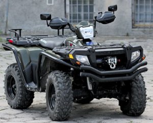 Zdjęcie przedstawia skuter terenowy