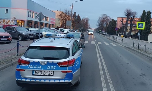 Potrącenie nastolatki na przejściu dla pieszych. Ku przestrodze publikujemy nagranie!