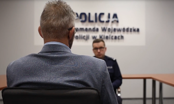 „To był normalny dzień pracy… zadzwonił człowiek, przedstawił się jako pracownik banku…” - film