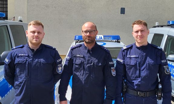 Radziejowscy policjanci uratowali chłopca ze stawu