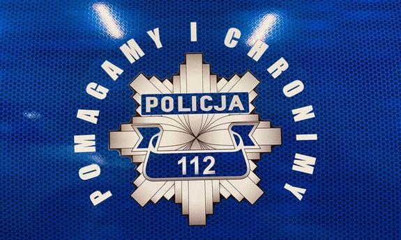 #PomagamyiChronimy. Policjanci z oświęcimskiej drogówki pilotowali ojca wiozącego chorego syna do szpitala