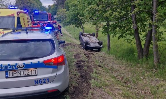 Policjant po służbie udzielił pomocy poszkodowanemu w zdarzeniu drogowym