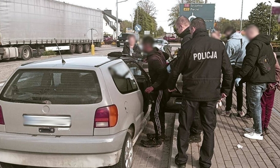 Obywatel Ukrainy przewoził 4 nielegalnych imigrantów - został tymczasowo aresztowany
