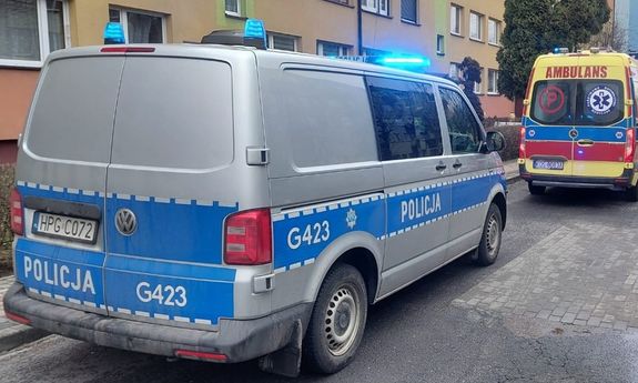 Policjanci pomogli seniorowi, który pilnie potrzebował pomocy medycznej