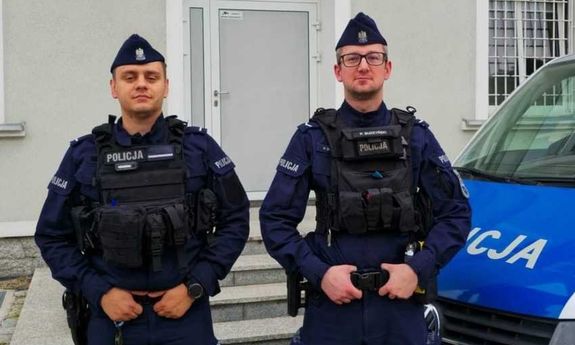 Strzegomscy policjanci uratowali 3-latka przed upadkiem z drugiego piętra