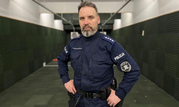 Policjant po służbie zatrzymał nietrzeźwego kierującego, którego pasażer był poszukiwany